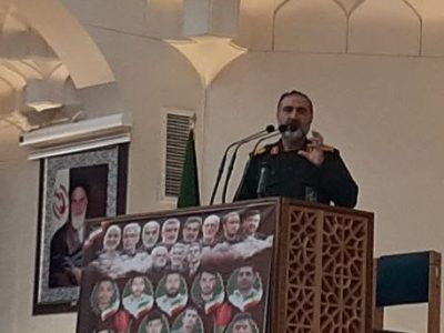 دشمن بدنبال ایجاد شکاف بین مردم و رهبریست