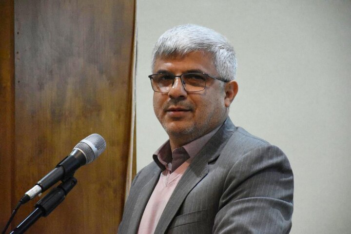 با فرش قرمز و کارت طلایی به استقبال سرمایه گذاران می رویم